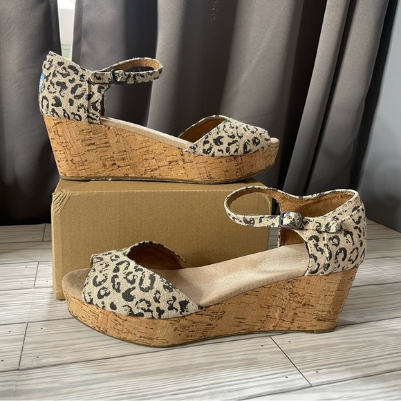 Toms leopard print cork wedge ankle strap sandal size 9 - Picture 4 of 11